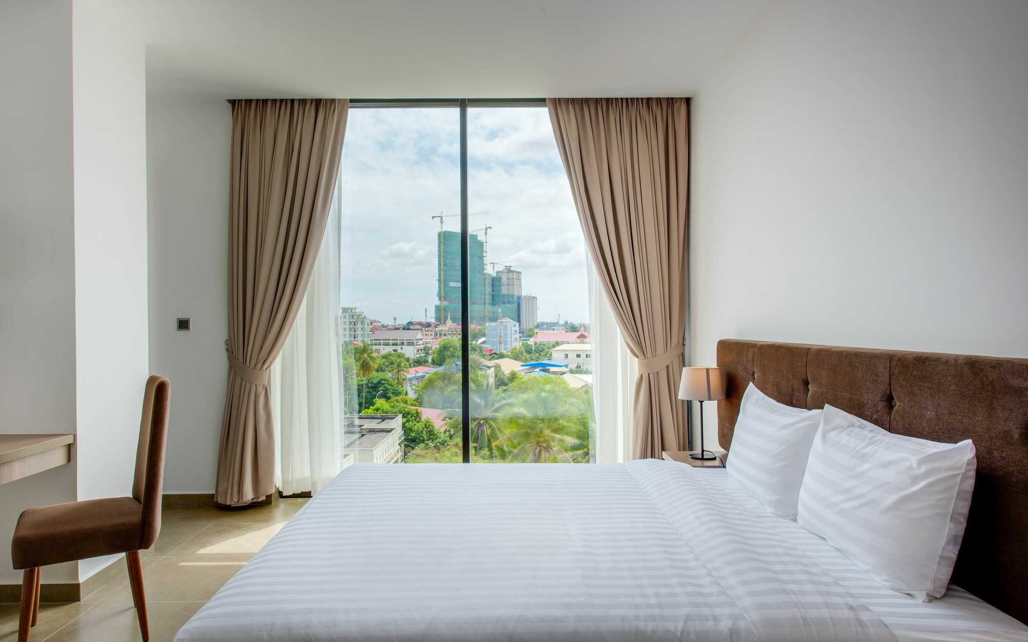 Mansion 51 Hotel & Apartment Phnom Penh Exterior foto